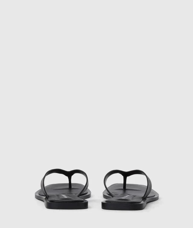 Karl Lagerfeld Women's Kastor IV slides